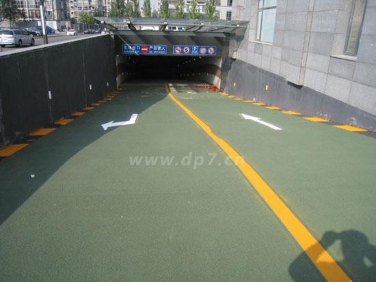 鋪砂止滑坡道地坪-歐進(jìn)建材www.hnqzjx.cn